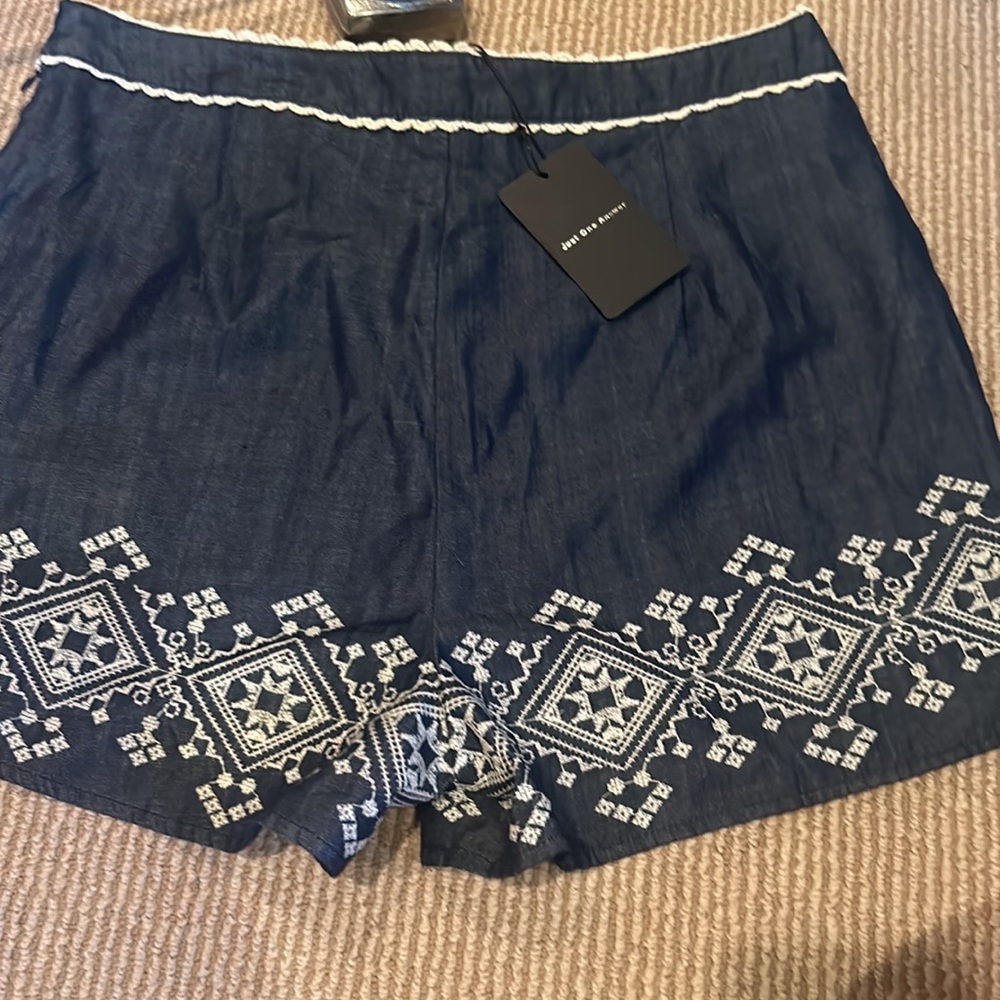 NWT ANTHRO J.O.A. High Waist Blue and White Embroidered Shorts size large - Picture 10 of 10